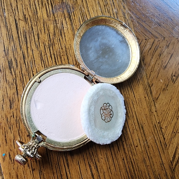 Vintage Max Factor pocket watch style powder compact gold tone floral - Picture 1 of 6